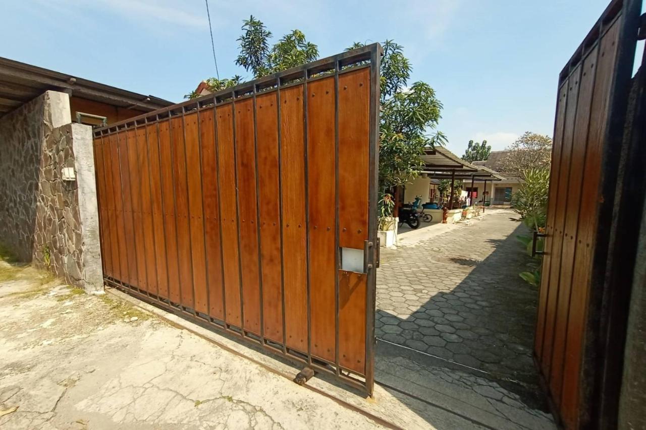 Express O 91578 Villali Jogja Yogyakarta Bagian luar foto